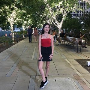 Meet your Posher, Elys